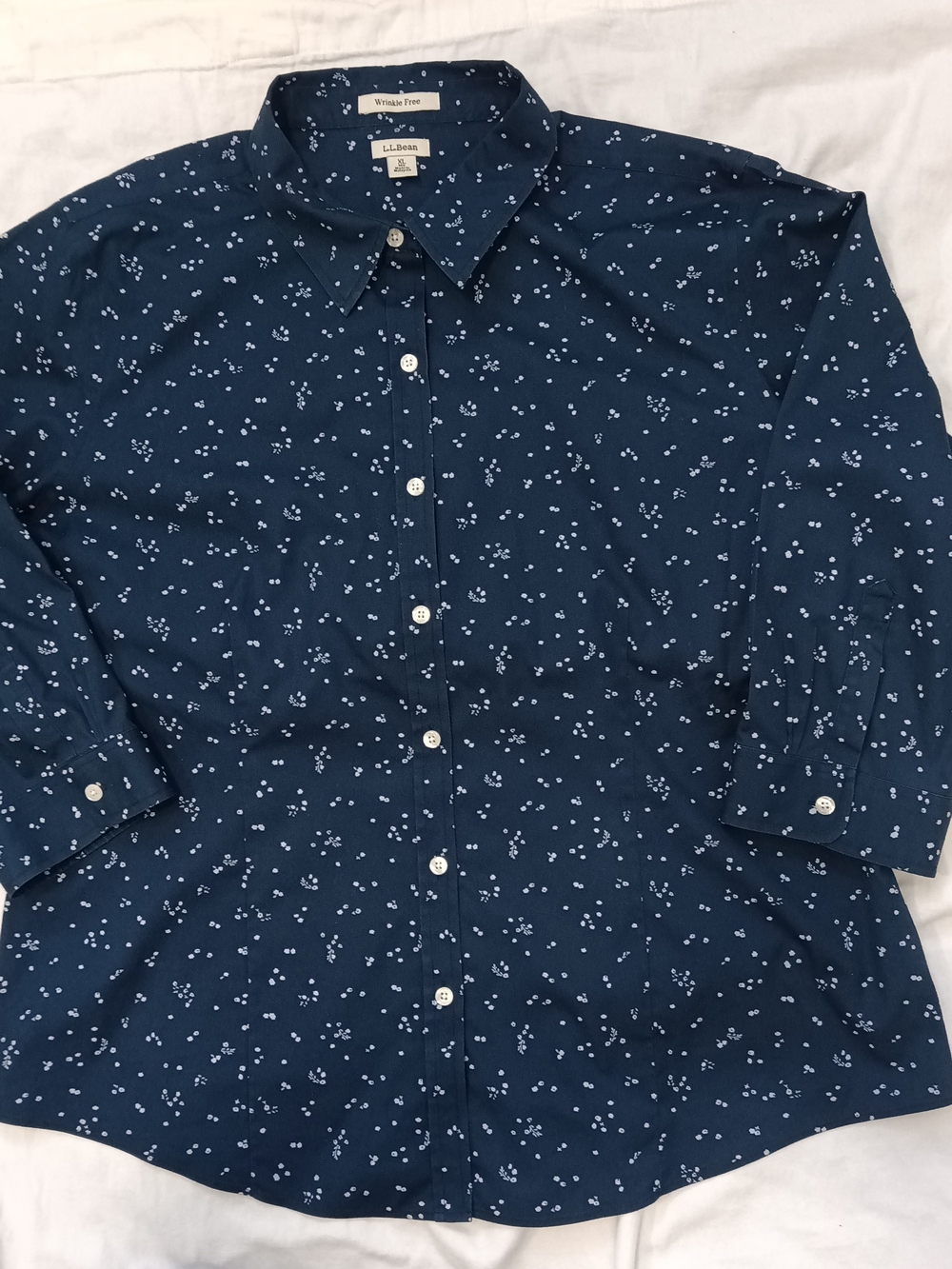 L.L. Bean Women's Navy W/Light Blue Flowers Cotton XL Button-Down Shirt